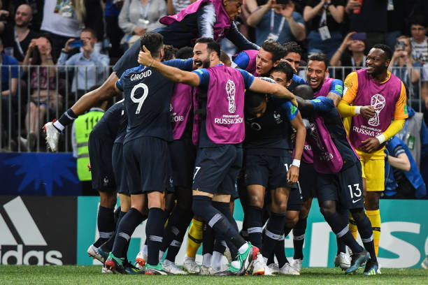 球迷自然希 球迷自然希