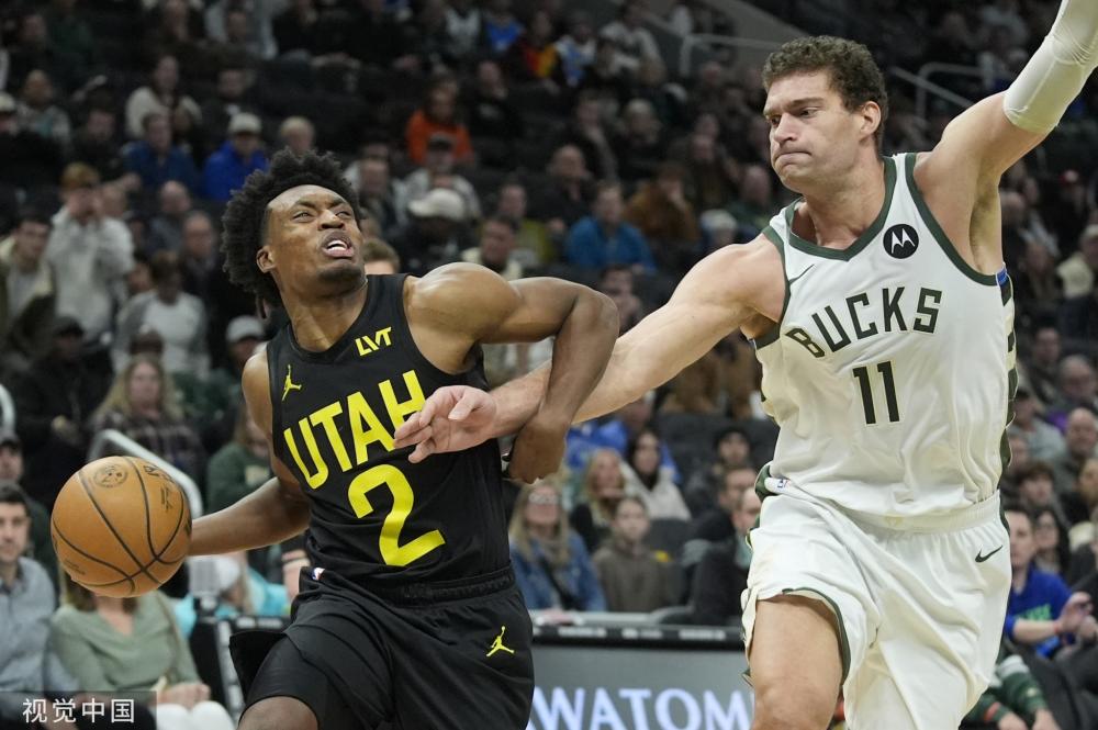 展示了她在 展示了她在